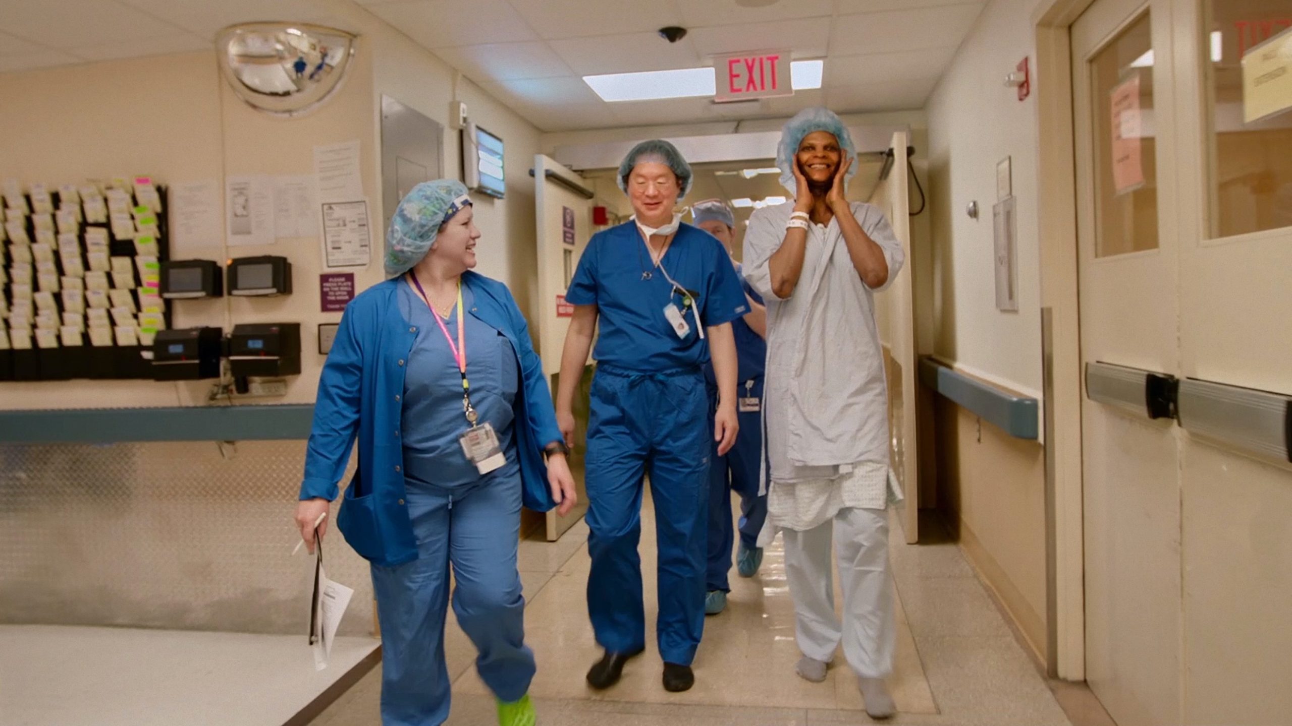 Dr. Jess Ting and Mahogany headed to the operating room for Mahogany’s facial feminization procedure.